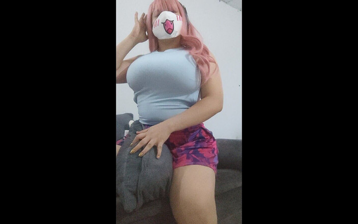 Emily-Chan: Ma demi-sœur Otaku se masturbe avec un oreiller dans le...