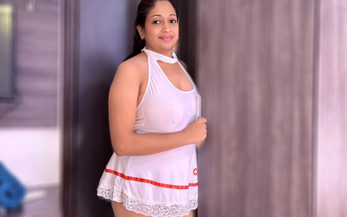 FantacyCouple: Desi ragazza in costume da infermiera si è fatta scopare la...