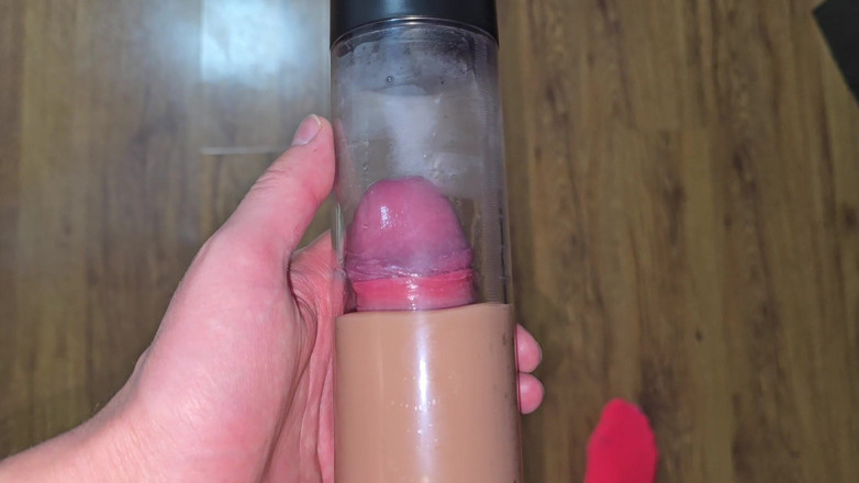 Fap_man93: Pompând pula cu o pompă de vid plină de spermă...