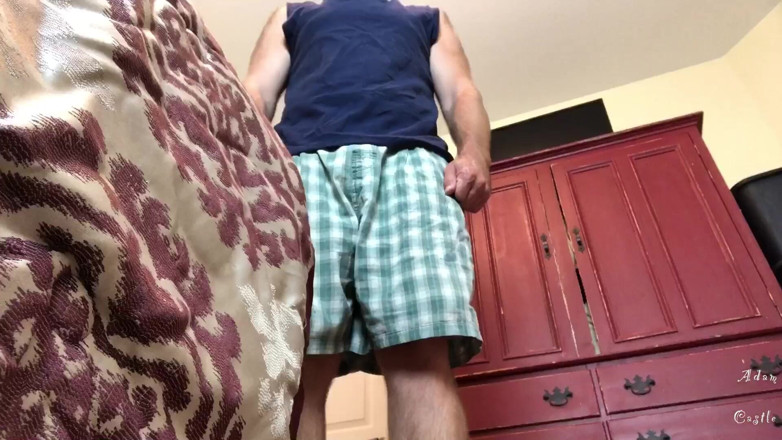 Adam Castle Solo: Bully kurczy się stepbro, a następnie go domuje