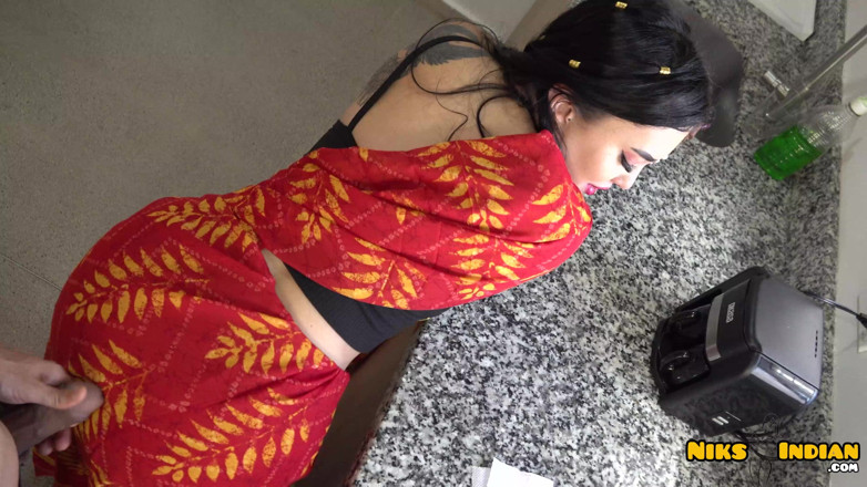 Niks Indian: Schüchterne MILf bhabhi mit dicken möpsen werden von Devar hart...