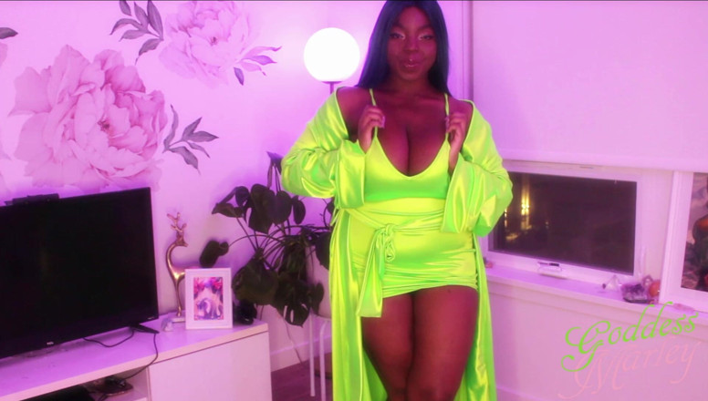 Goddess Marley: Green me enciende