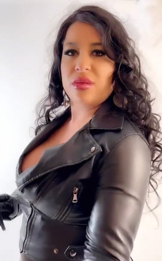 LadyAyse5: Сделай то, что хочет твоя богиня!