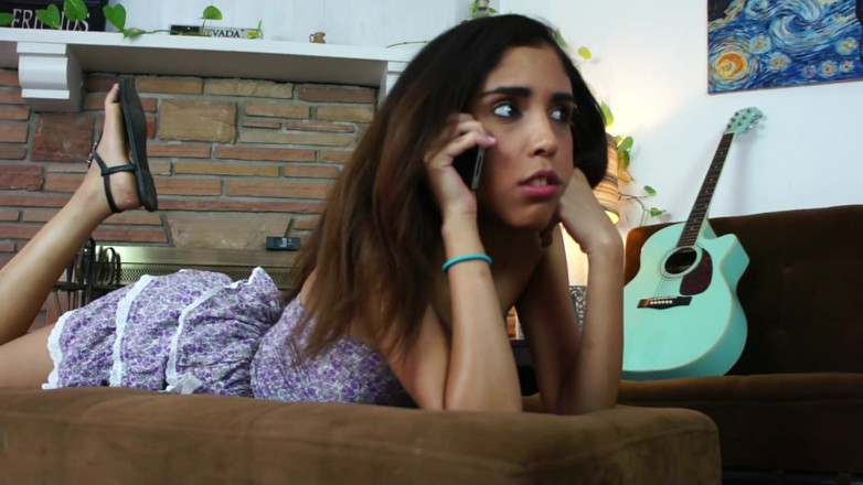 Naughty Girls: Nádherné lesbické teenagerky si navzájem dělají radost z kundičky