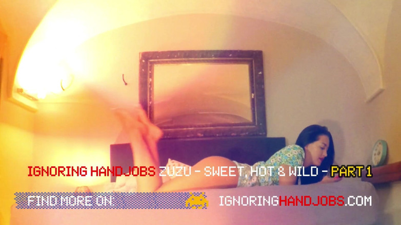 Ignoring Handjobs: Genç ev hanımı iç çamaşırı olmadan güçlü hayranının önünde seksi yazlık elbisesiyle...