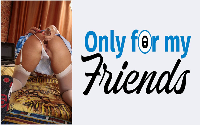 Only for my Friends: Pürüzsüz vajinalı 18 yaşındaki büyük bir sürtüğün Ekaterina Glascov'un porno oyuncu...