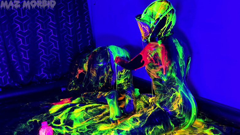 KinkyFemdomTV: Uv natte en rommelige Gimpy dubbel vuistneuken 4k met Patricia