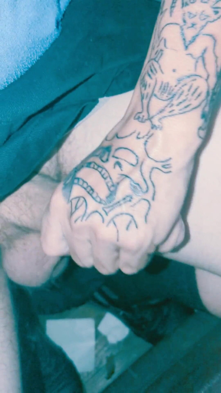 HungBareBackRabbit: Mostrando mis 2 nuevos tatuajes