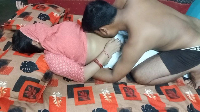 Manjushukla: Une belle bhabhi se fait baiser pour la première fois