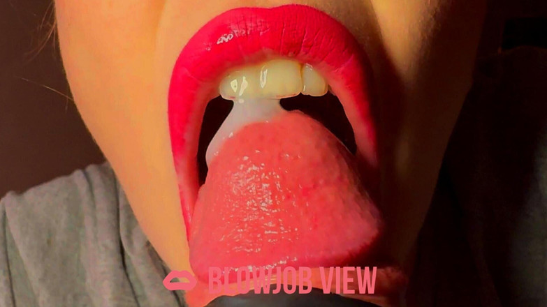 BlowjobView: Gros plan, ma copine me suce la bite avec amour...