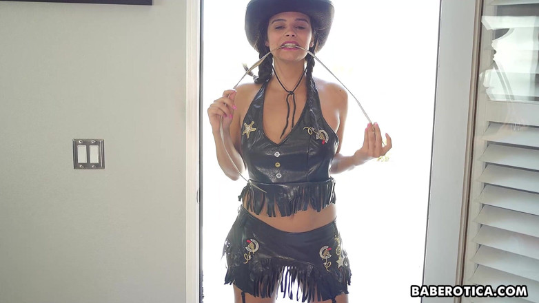 Baberotica: Violet Starr olśniewający nagi solo show