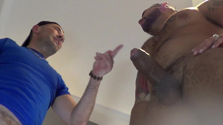 Gaybareback: 私の穴に中出ししたのはヴィクトル・ロムですか?