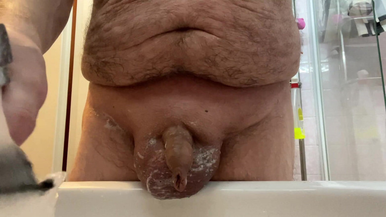 Wichskumpel: Ficar nua e raspar meu pau pequeno e bolas