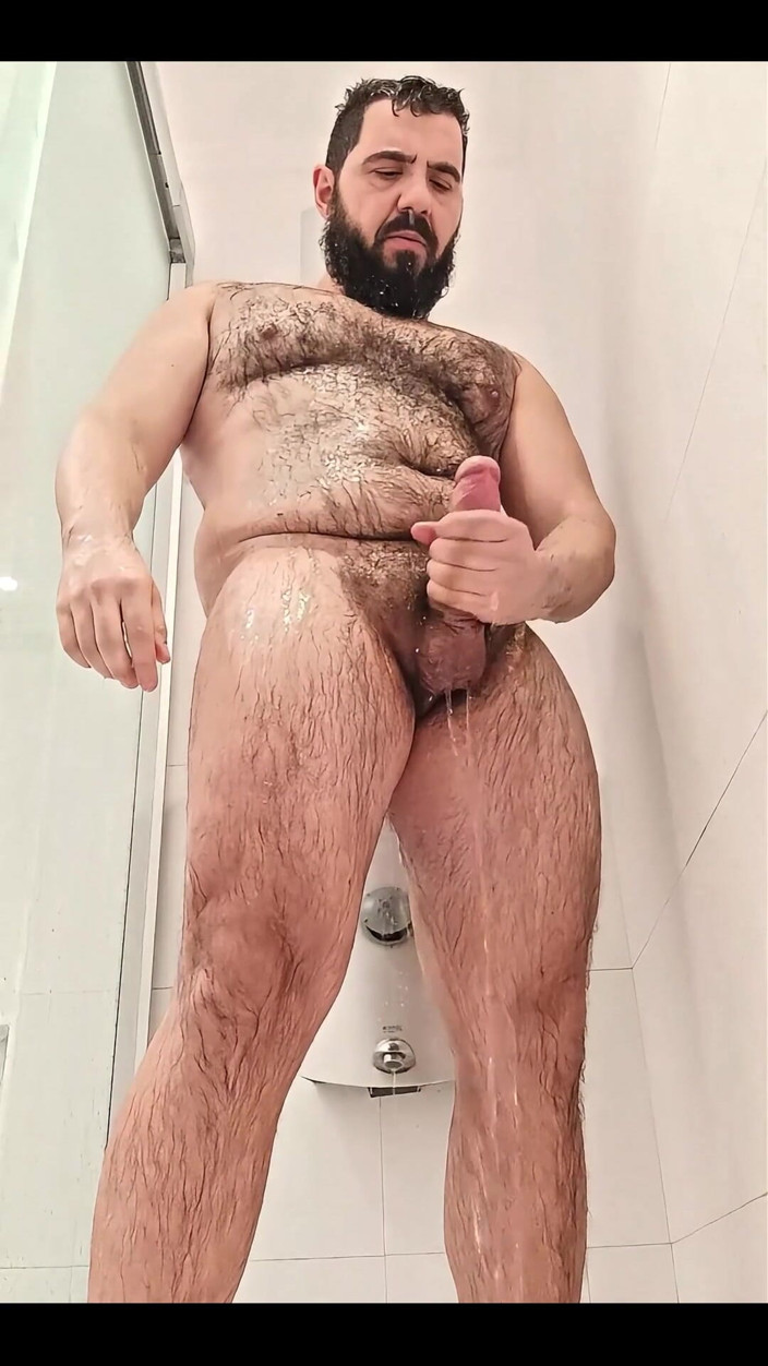 Ulysses the bear: Honění mokré