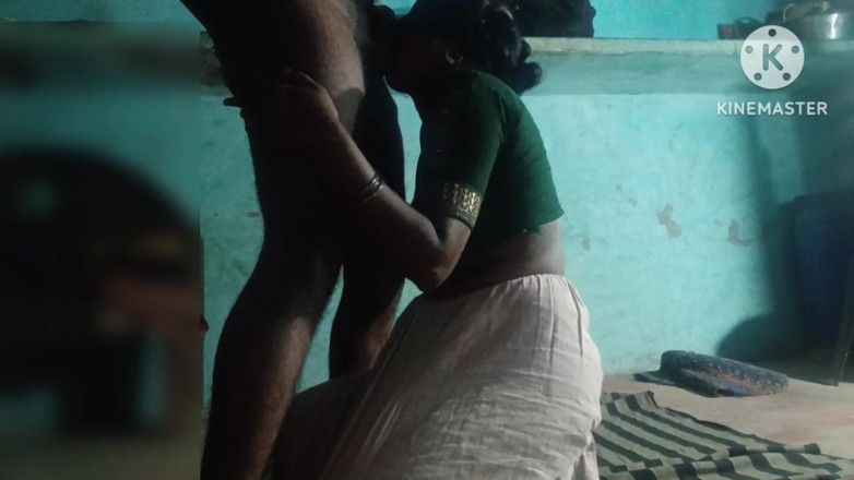 Sexyhousewife99: Une bhabhi du village se fait facefucker Jor Jor Se...
