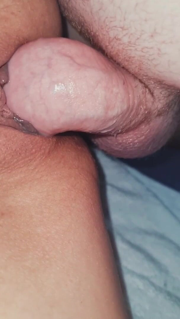 Chinese mom: Une modèle chinoise mature prend un énorme creampie dans la chatte