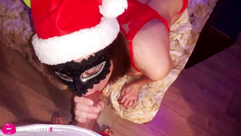 Tender Kitty: Awek baik menghisap diberi dildo dan batang Santa Claus - Merry...