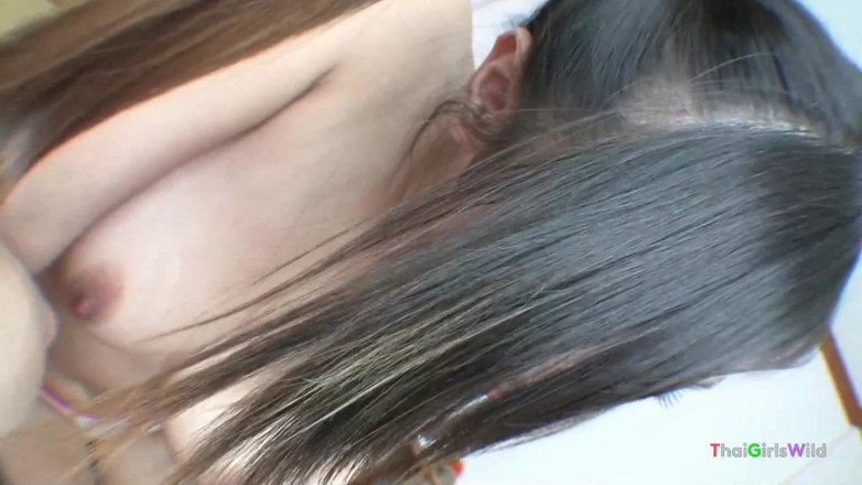 Thai Girls Wild: Buenas tetas en una nena asiática mientras toma mi preñada