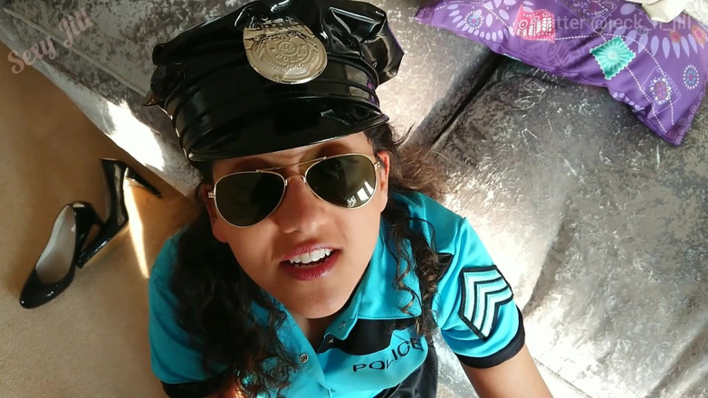 Big Ass Latina: 冠状病毒隔离警察操她的嫌疑人放弃他的精液让她吞下第一人称视角