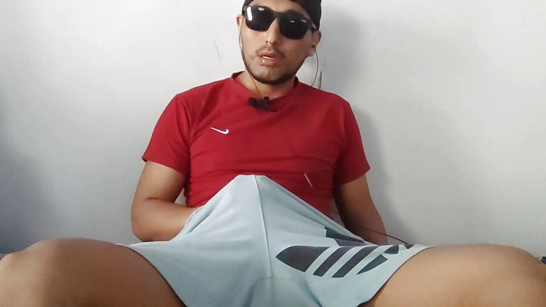 Hornyboy2058: Intensywna masturbacja z okularami przeciwsłonecznymi
