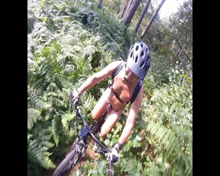 Andy: Dia na Floresta na Minha Bicicleta