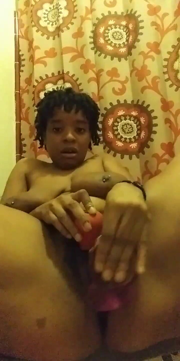 Missus E: Issa Bullseye