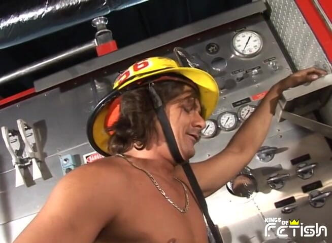 Big Tits for You: Nena tetona follada duro por un chico de bombero cachondo