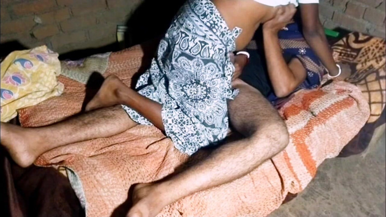 Pumi: Desi w ciąży seks Bhabhi