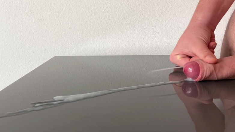 Lucas Nathan King: Riesiges abspritzen auf spiegeltisch nach tagen Edging
