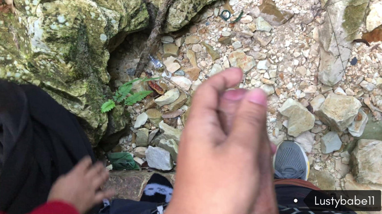 Lustybaby605: Trekking et baise dans les montagnes