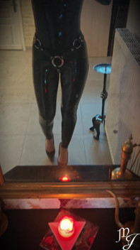 Catsuit Och Strapon - Mistress Julia