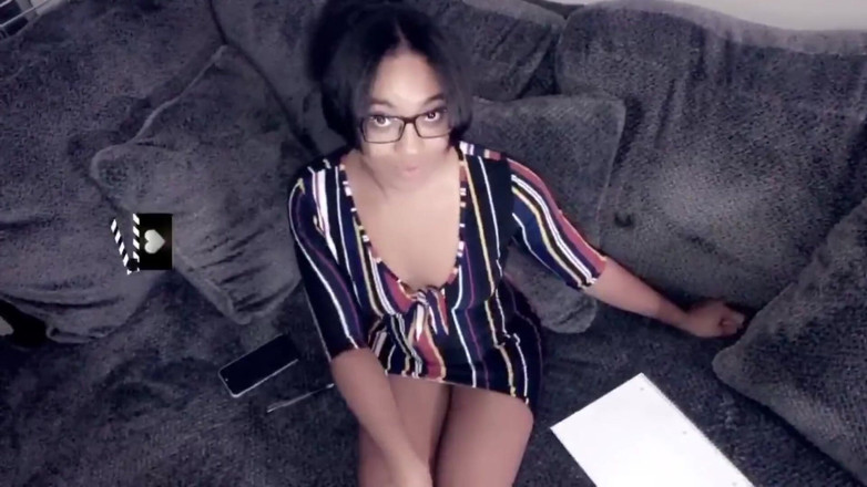 Fijii pornbox: Minyon küçük ve ince kalın öğretmen büyük zenci için çıldırıyor