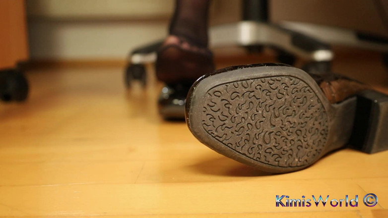 KimisWorld: Fresh Ballerinas &amp; meias de nylon à moda antiga - debaixo da mesa