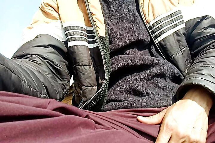 Thakursammy: Gay jugando al aire libre