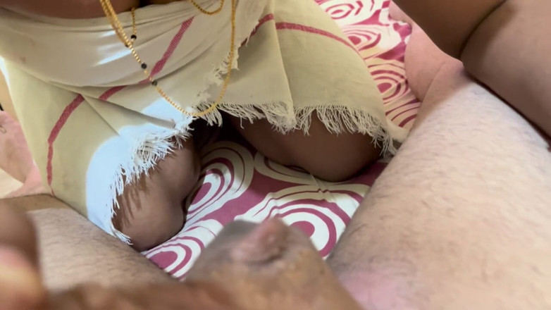 SARA NEHA: 印度妻子给丈夫verity desi夫妇做巧克力按摩