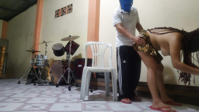Martin13: Ho fatto sesso con il mio insegnante di musica mentre...