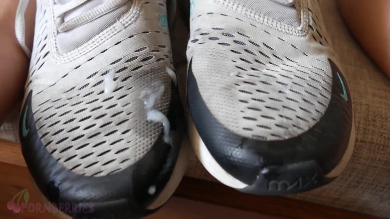 Ethan Alex: Nike Air 270 - Shoe job, socks job and cum on shoes