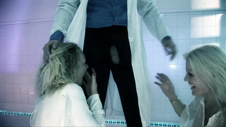 Dark Kinky Fantasies: Att behandla en sexgalen bystig blondin kan vara en utmanande...