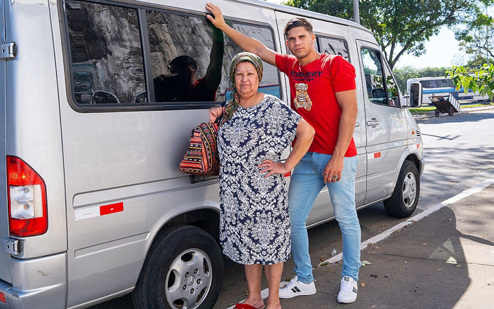 MaturePickup: Gorda avó de 73 anos pega para foder o cu