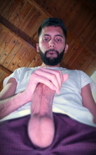 Camilo Brown: Masturbazione intensa con sputo prima di andare a letto