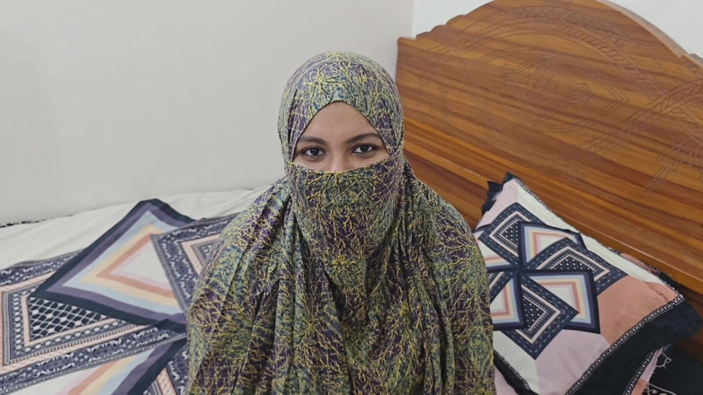 Banglavabi: Aku mergokin istri majikannya lagi sendirian dan ngentot dia habis-habisan....