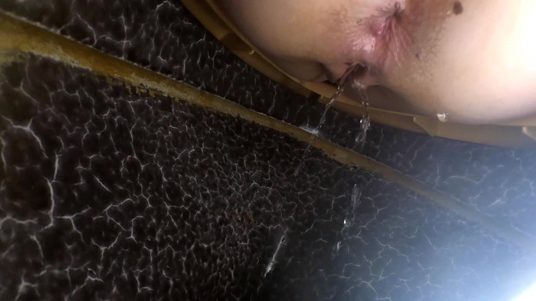 SexyFairyTale: Bébé pisse dans les toilettes