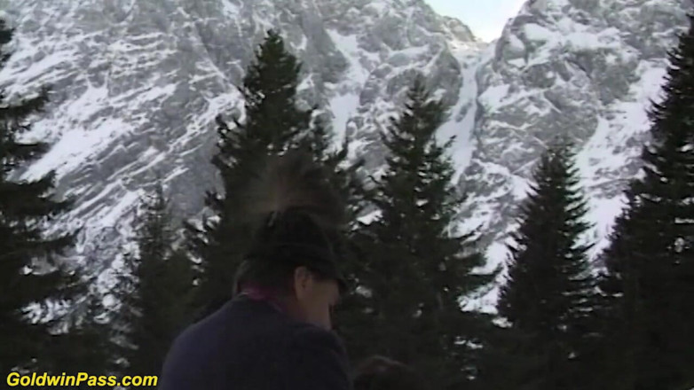 Goldwin pass: Thérapie de clan allemande sauvage dans la nature