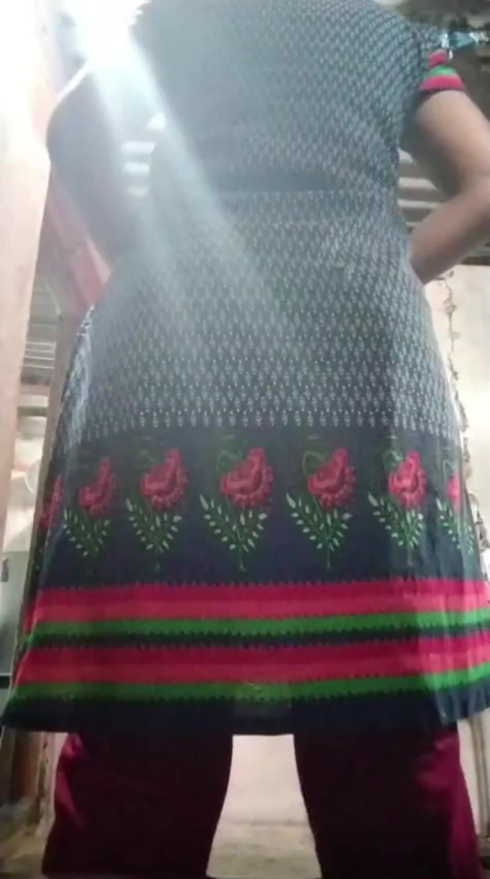 thick_mallu: Mahasiswi Asal Kerala diam-diam lagi asik twerking sendirian di kamar...