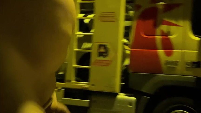 No limit cbt slave: Attrapé sur un parking à pied à poil