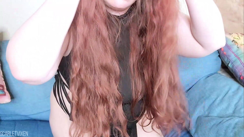 Scarlet Vixen: Headbanging und haarfetischspaß