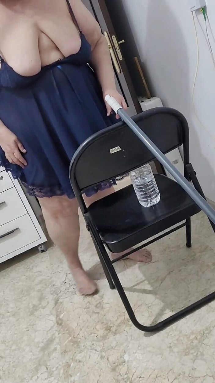 CoolMarina: Estoy muy muy cachonda y necesito una polla que me...
