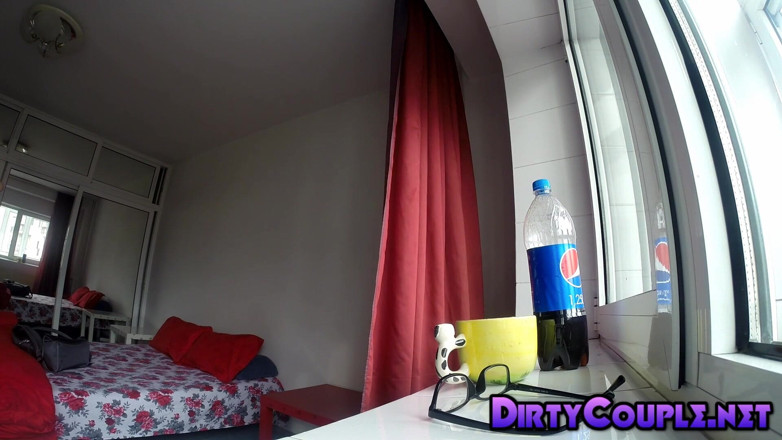 Dirty Couple: Trosor och behå avsugning, footjob och knull, spermasprut på strumpbyxor -...