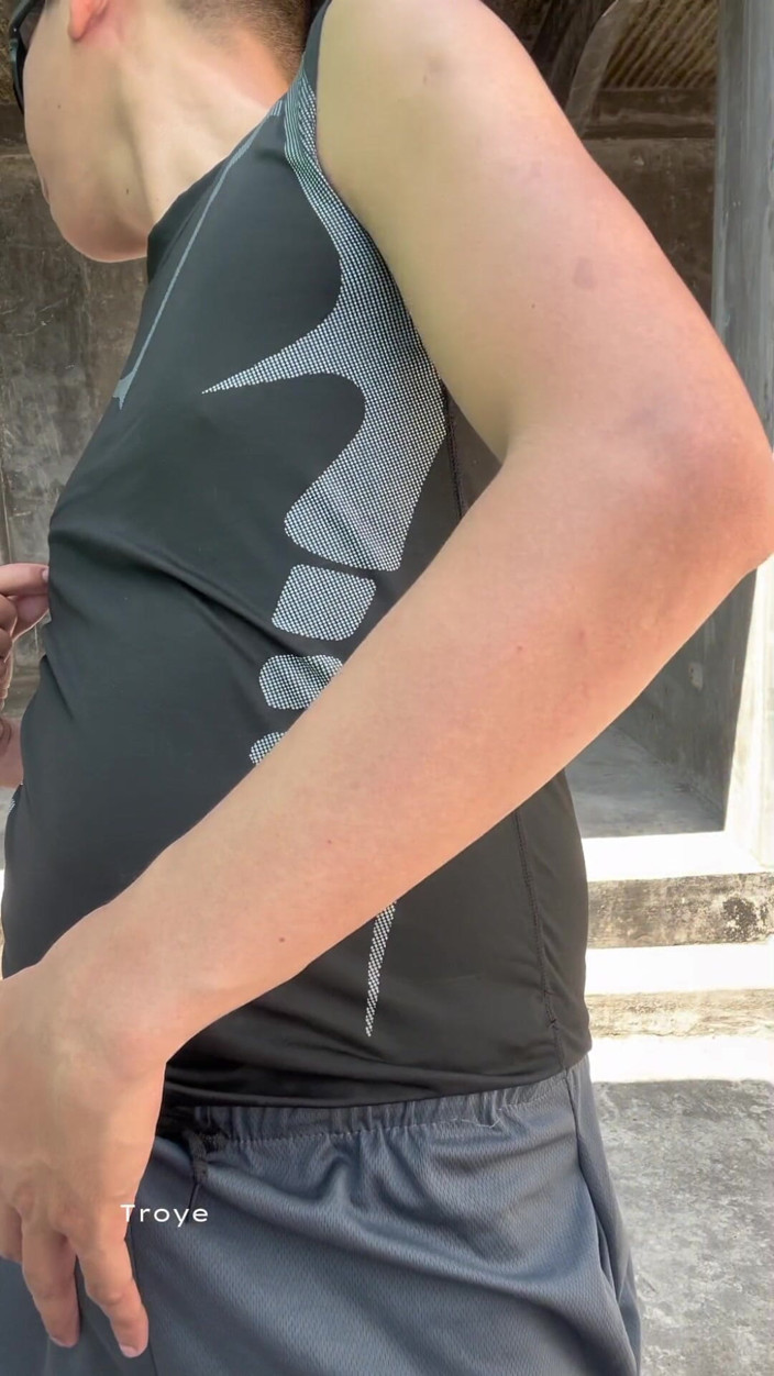 Troye_AsianPinoy: Pakaian Gim Ketat Membuatkan Saya Pancut Banyak