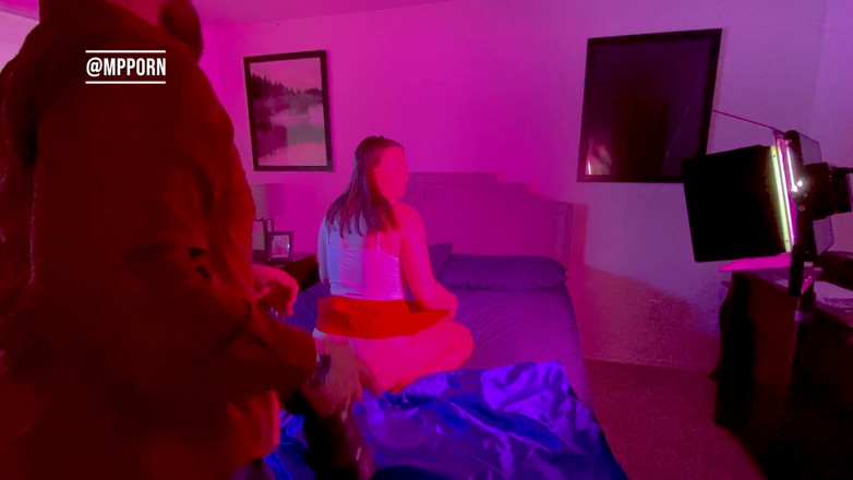 PNW Porn: Sesi pemotretan cewek super semok di balik layar